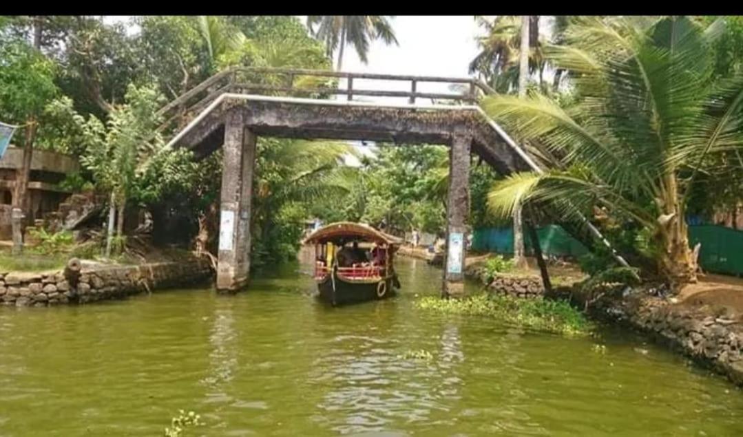 Hotel The Blues Alappuzha Exteriér fotografie